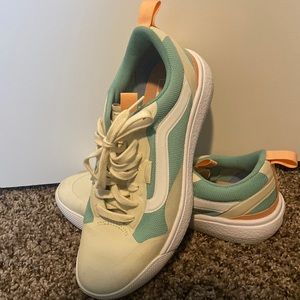 VANS ULTRARANGE SIZE: M6.5, W8